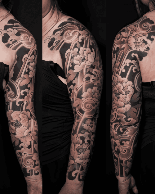 Hình Xăm Hoa Mẫu Đơn Trắng Đen - Tương phản mạnh mẽ, vẻ đẹp vượt thời gian.