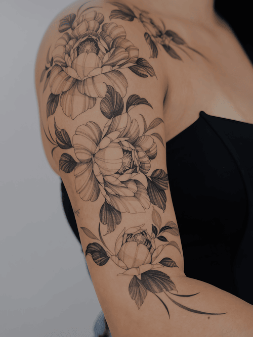 Hình Xăm Hoa Mẫu Đơn Ở Tay - Vị trí lý tưởng để thể hiện bản thân.