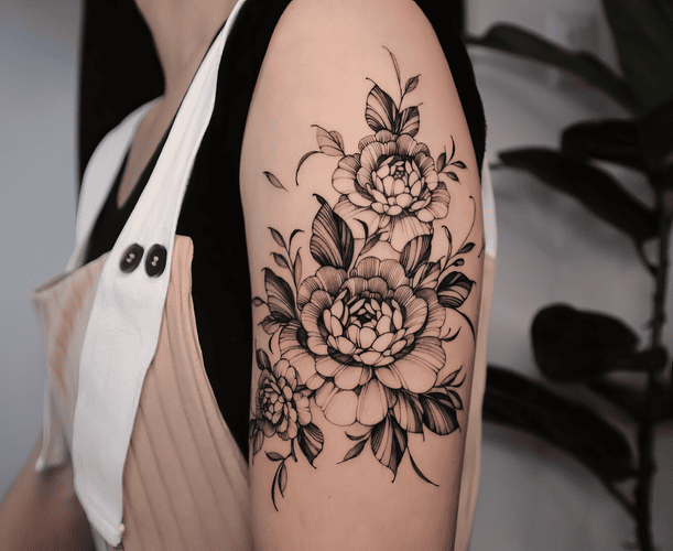 Hình Xăm Hoa Mẫu Đơn Bắp Tay - Thể hiện sức mạnh và cá tính.