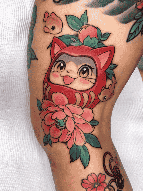 Hình Xăm Daruma Hoa Mẫu Đơn - May mắn và kiên trì theo đuổi mục tiêu.