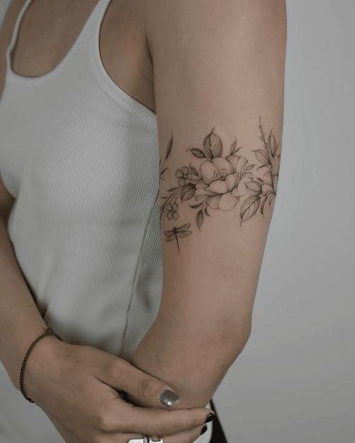 Hình Xăm Hoa Mẫu Đơn Nhỏ - Tinh tế và thanh lịch.