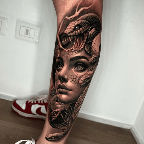 hình xăm medusa ở bắp chân 3D cực đẹp cho nam