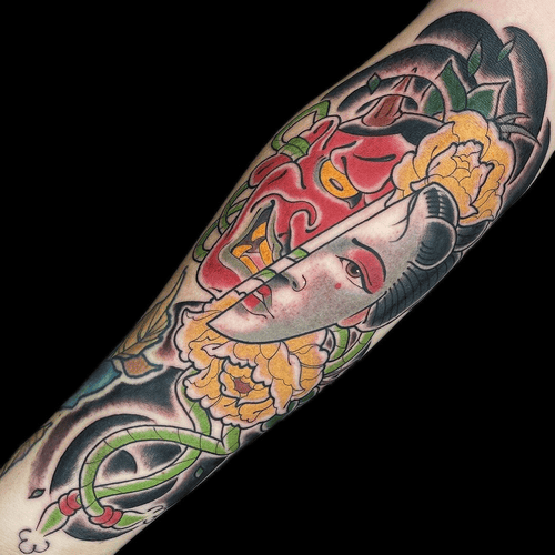 hinh-xam-gai-nhat-mat-quy_22