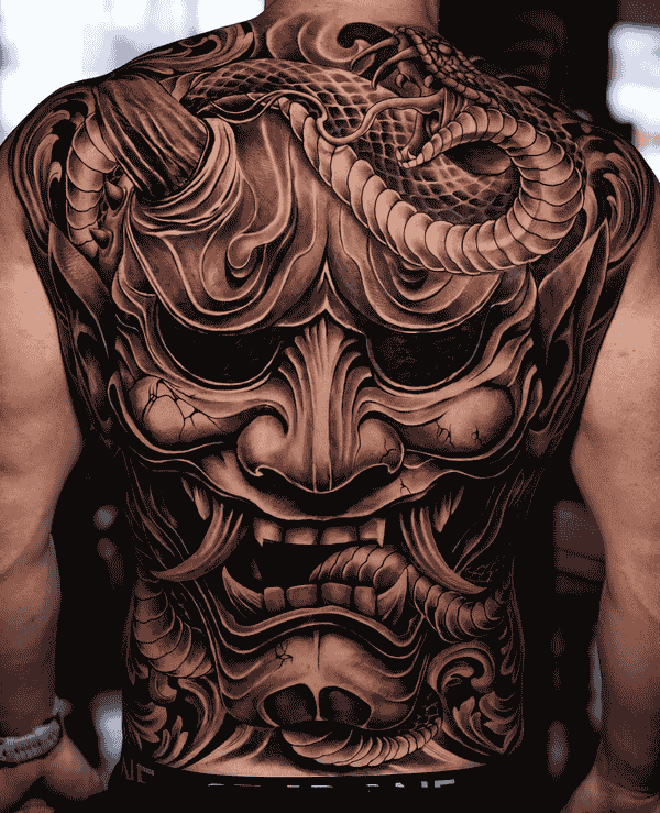 hinh_xam_mat_quy_kin_lung_den_trang