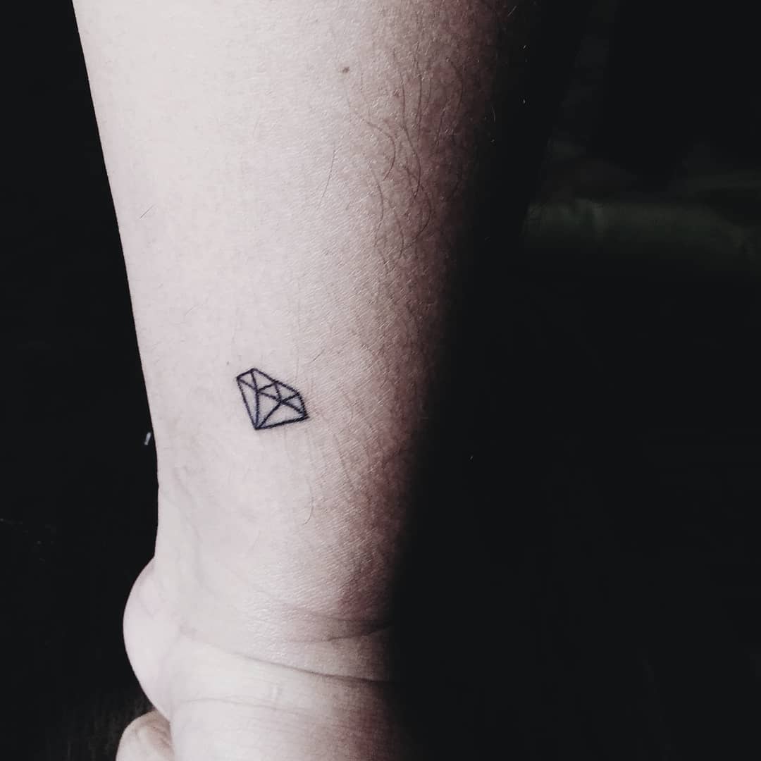 hinh-xam-kim-cuong-o-tay_01