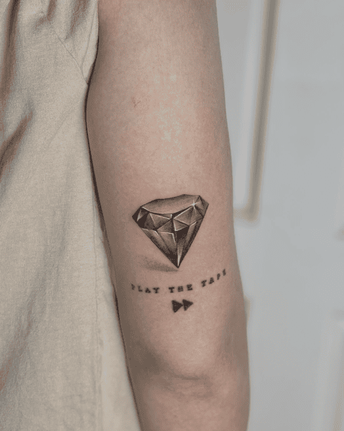 hinh-xam-kim-cuong-o-tay_2