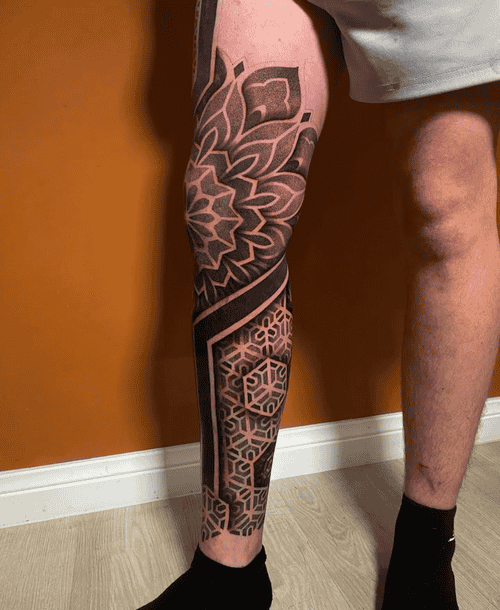 hinh-xam-madala-o-chan_1