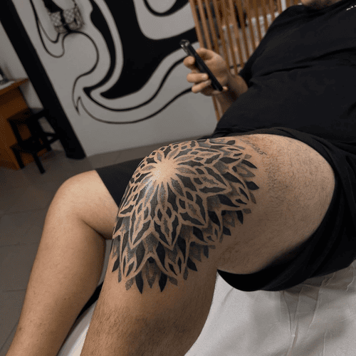 hinh-xam-madala-o-chan_3