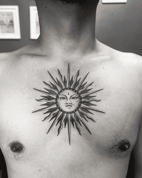 hinh-xam-mat-troi-cho-nam_1