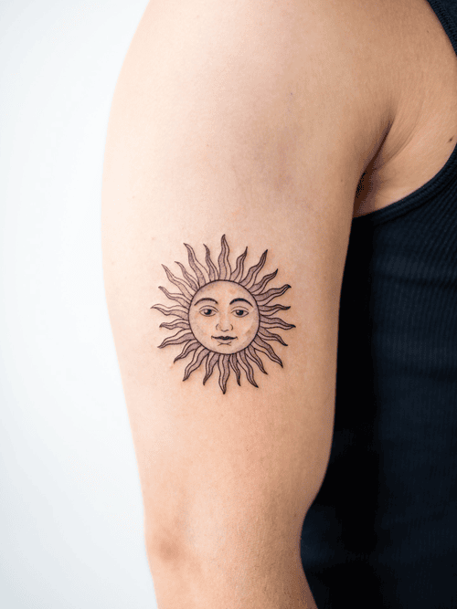 hinh-xam-mat-troi-cho-nam_9