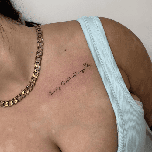 Xăm hình câu quote ngắn ở ngực cho nữ mini: Những câu nói tạo động lực