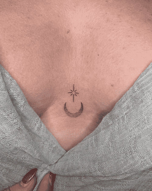 Xăm hình thiên thần ở ngực cho nữ mini: Tượng trưng cho sự bảo vệ, hướng dẫn