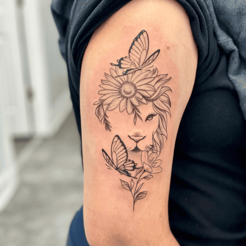 Hình xăm sư tử bướm hoa