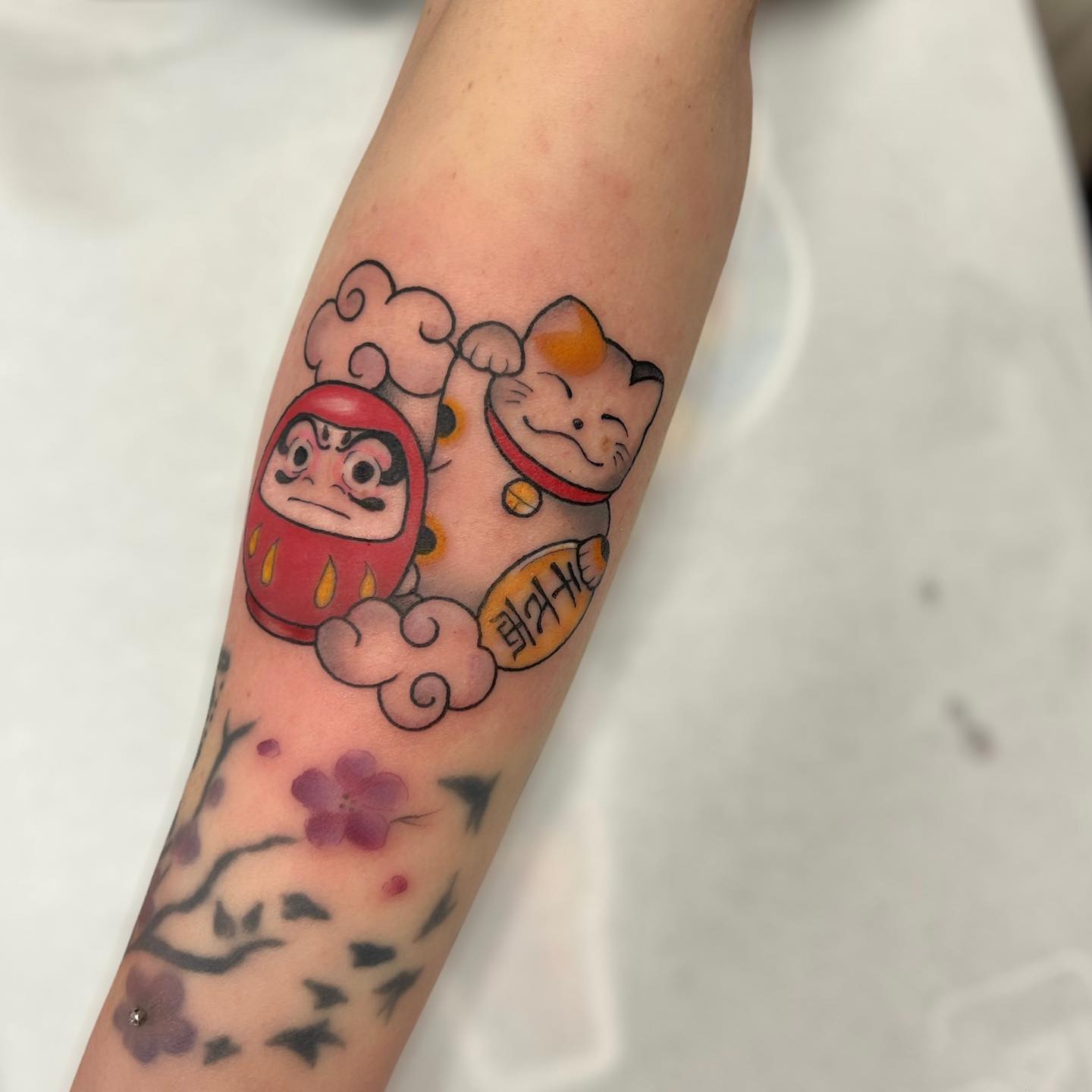 hinh-xam-meo-than-tai-va-daruma_1