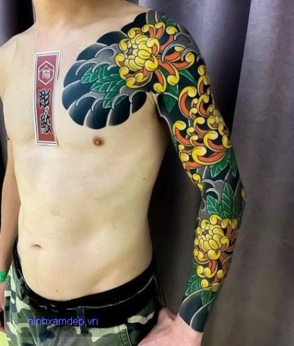 Hình xăm hoa cúc Nhật cổ: Biểu tượng may mắn và bình an