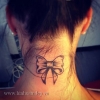 35-hinh-xam-de-thuong-small-ribbon-tattoo-on-neck - ảnh nhỏ  1