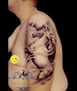 Hình xăm ngựa 3d dành cho nam ở bắp tay