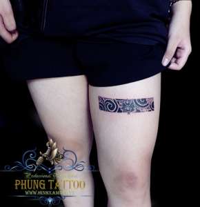 Hình xăm nhật cổ ở chân cho nữ